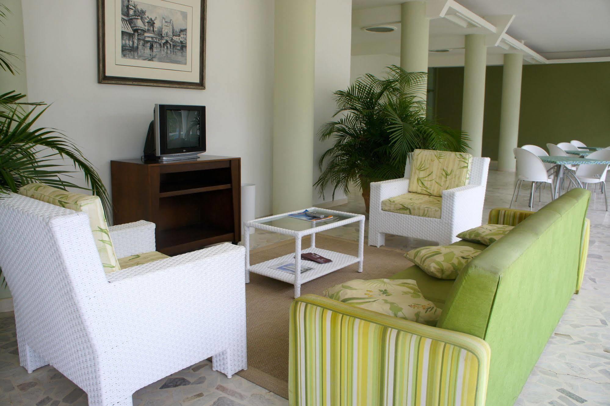 Hotel Marambaia Cabecudas - Frente Mar Итажаи Экстерьер фото